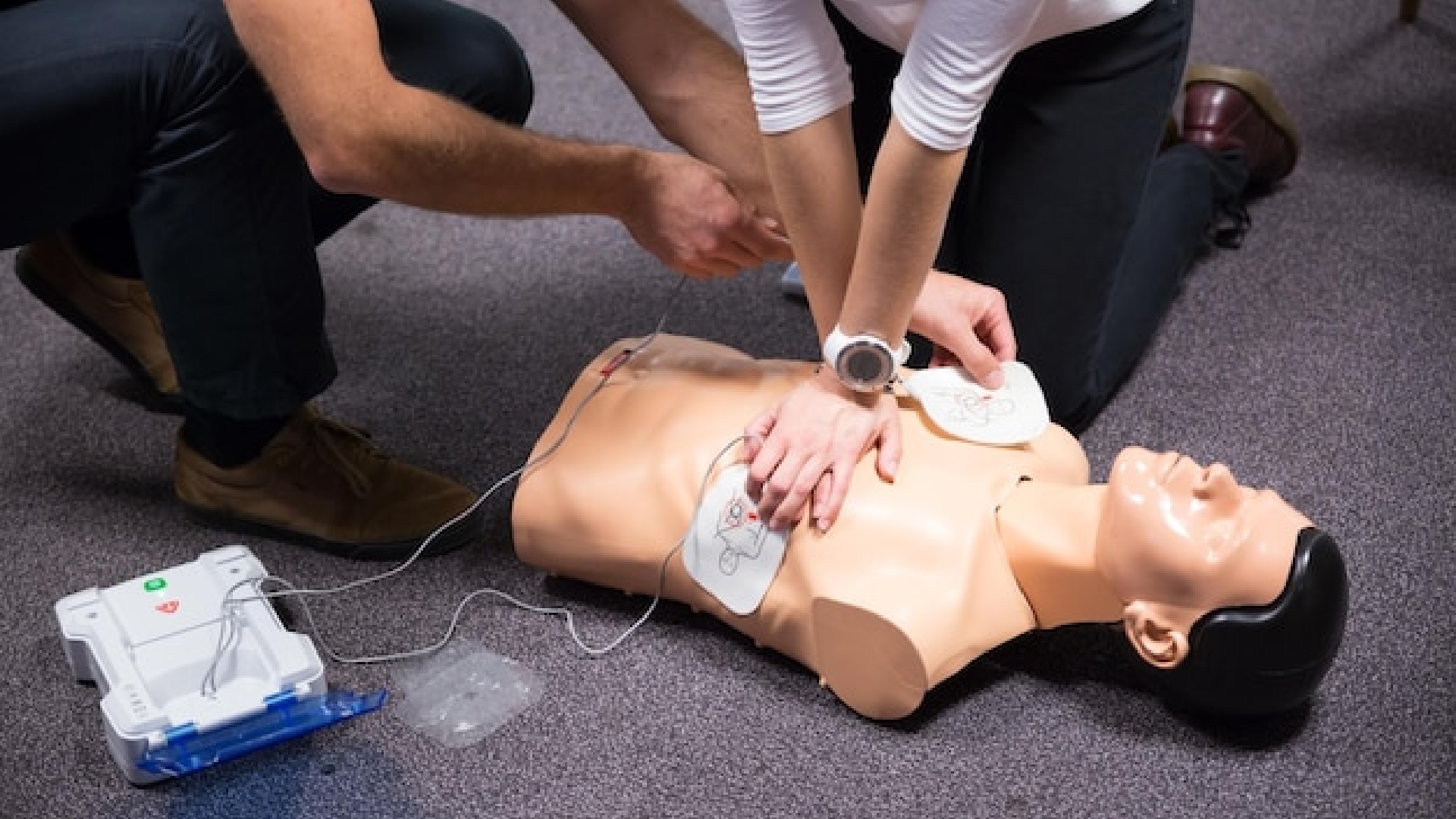 Special Considerations When Using an AED Key Safety Guidelines You Must Know | AED Best Brands